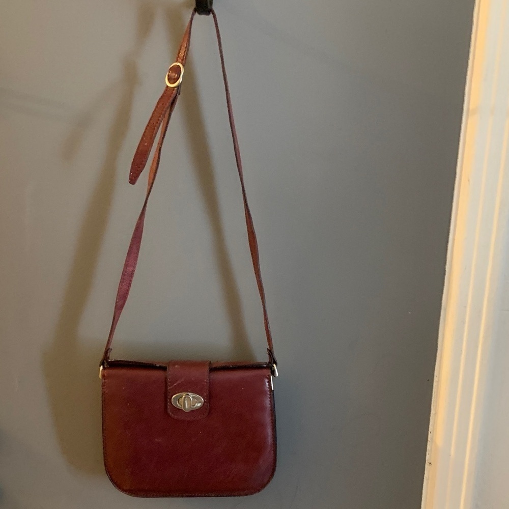 Vintage burgundy genuine‎ leather crossbody bag with turn lock